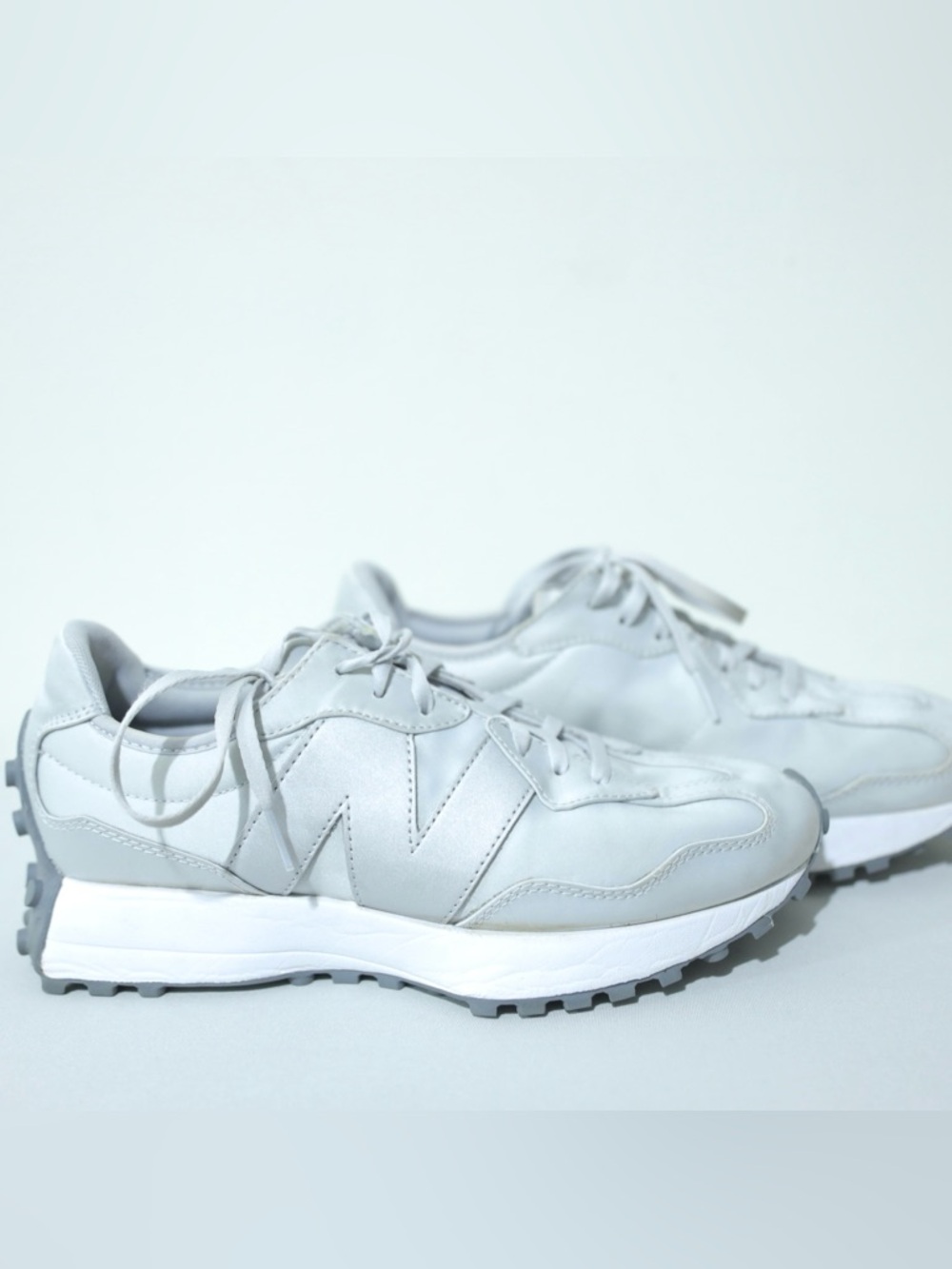 New Balance 327 Light Aluminum Gunmetal Grey Women’s Size 8.5 WS327MT1 Sneakers
